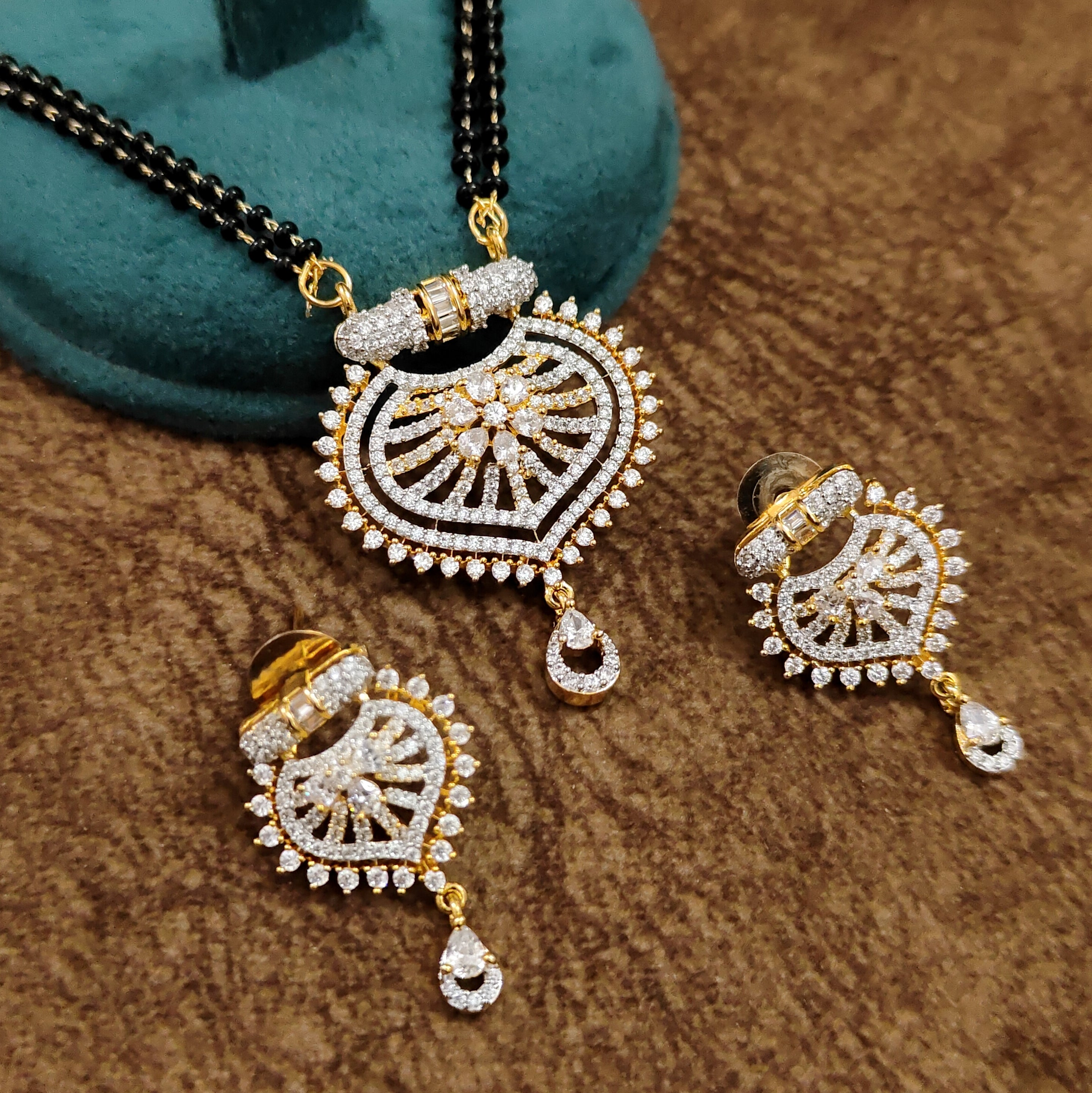 American Diamond Mangalsutra – Pendant Detail Shot – Sanvi Jewels