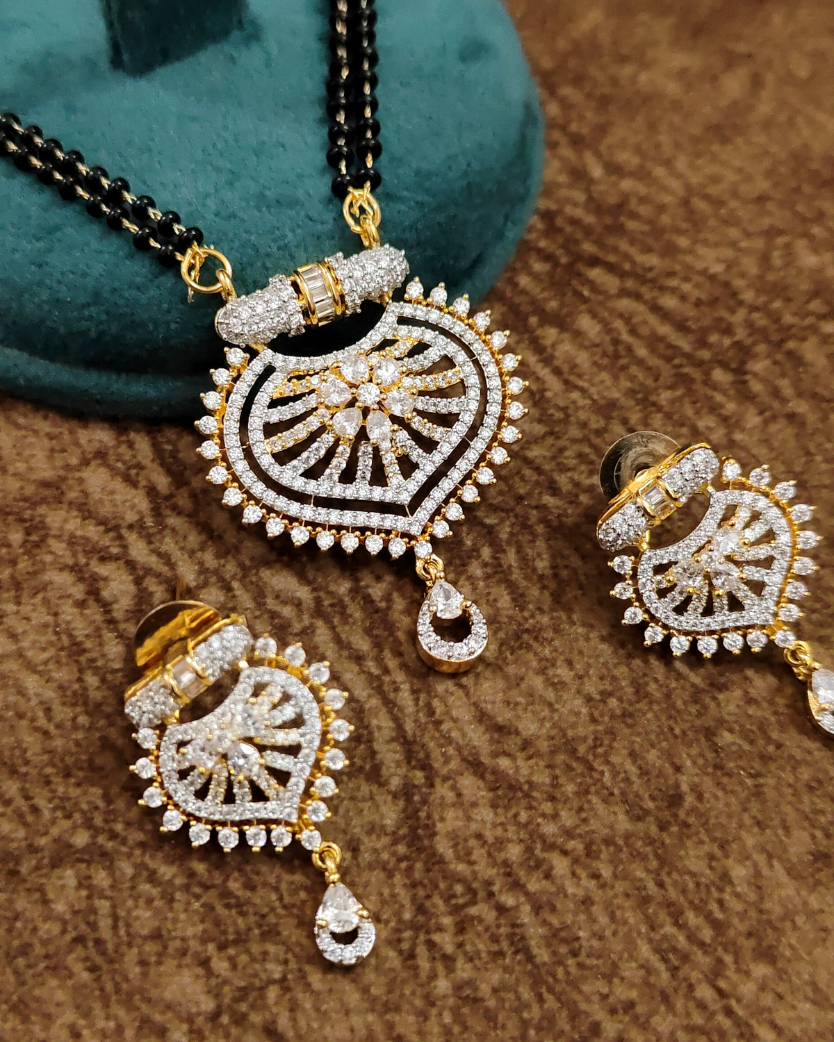 American Diamond Mangalsutra – Pendant Detail Shot – Sanvi Jewels