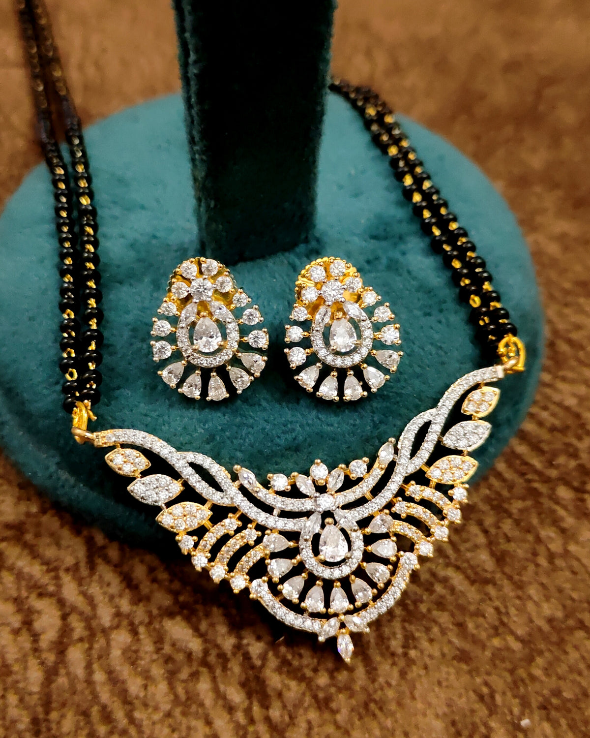 American Diamond Mangalsutra – Pendant Detail Shot – Sanvi Jewels