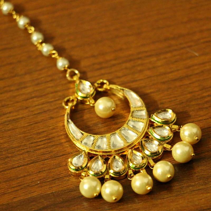 Pachii kundan polki and pearl wedding maang tikka