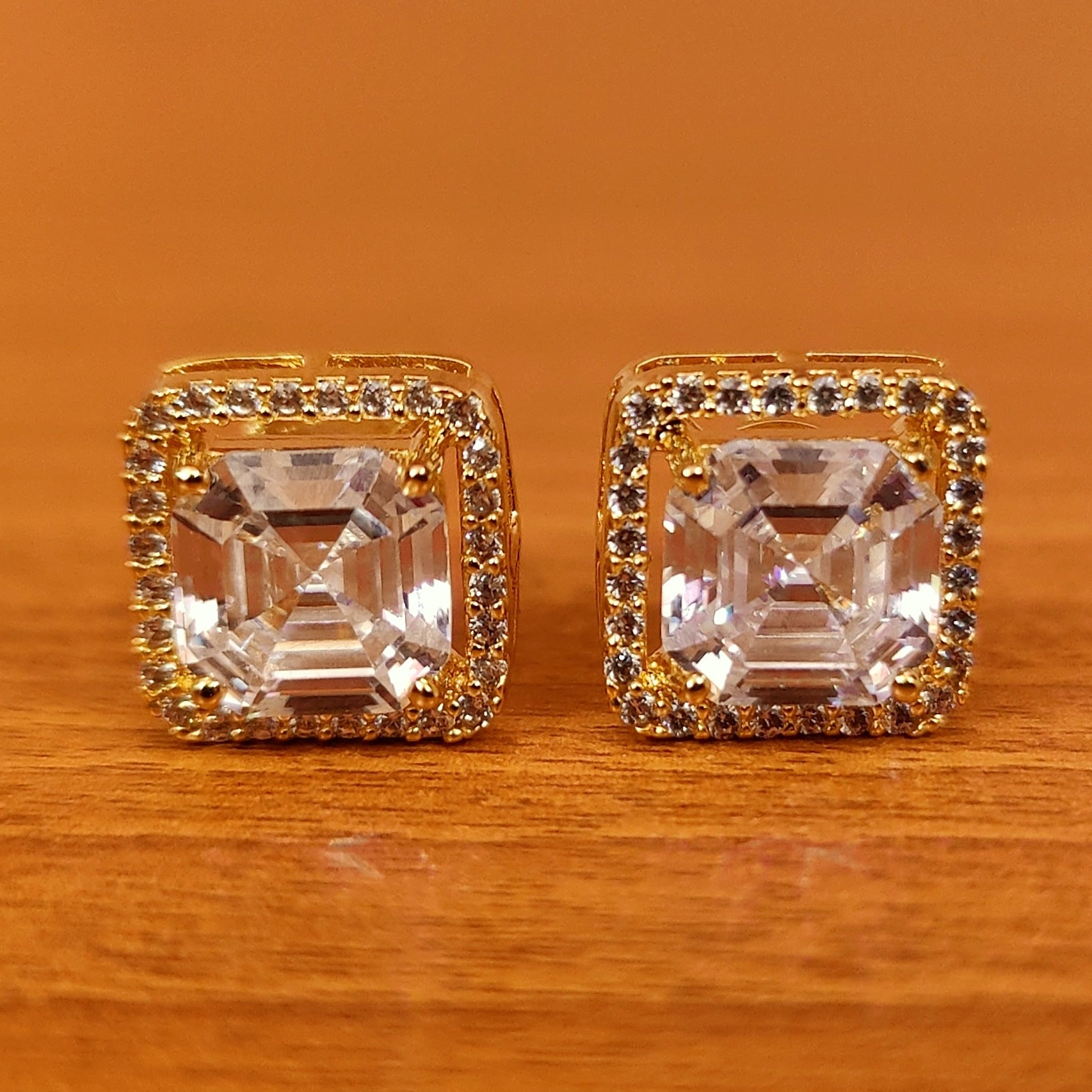 SQUARE SHAPED PRINCESS CUT SCREW TYPE STUDS
