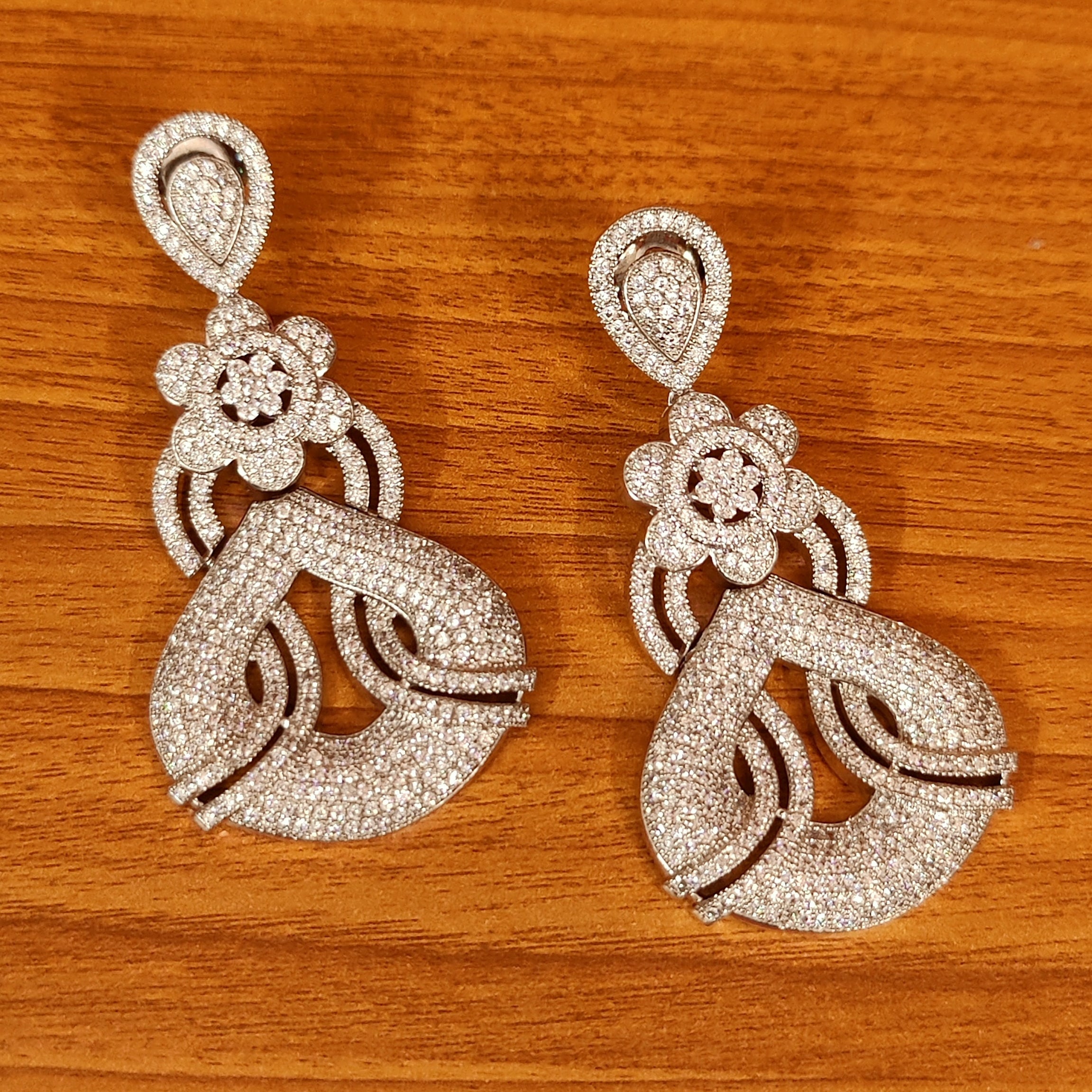 FLOWER SHAPE DIAMOND LOOK SILVER PLATED DANGLERS