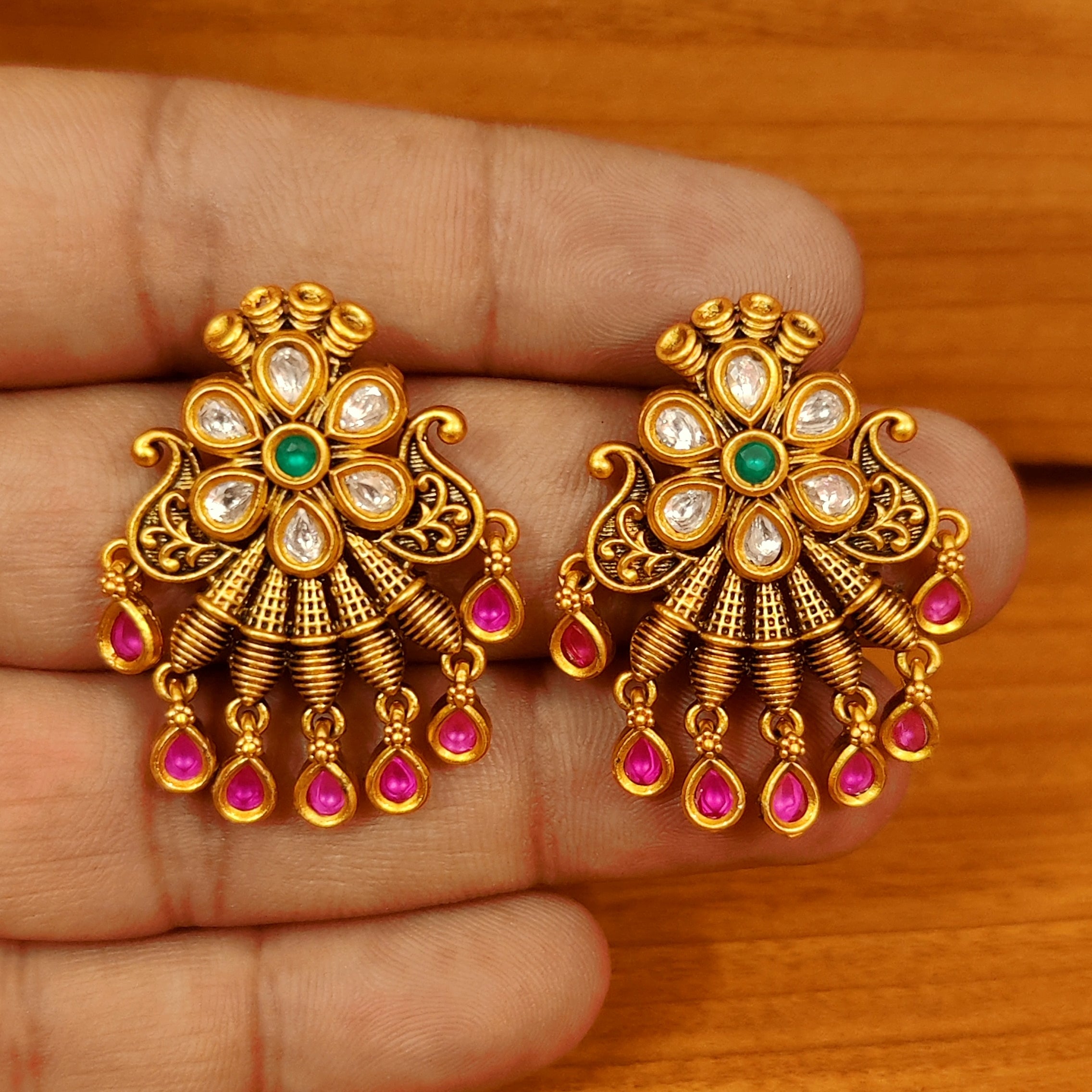 EMERALD LOOK KUNDAN POLKI MATT GOLD STUDS