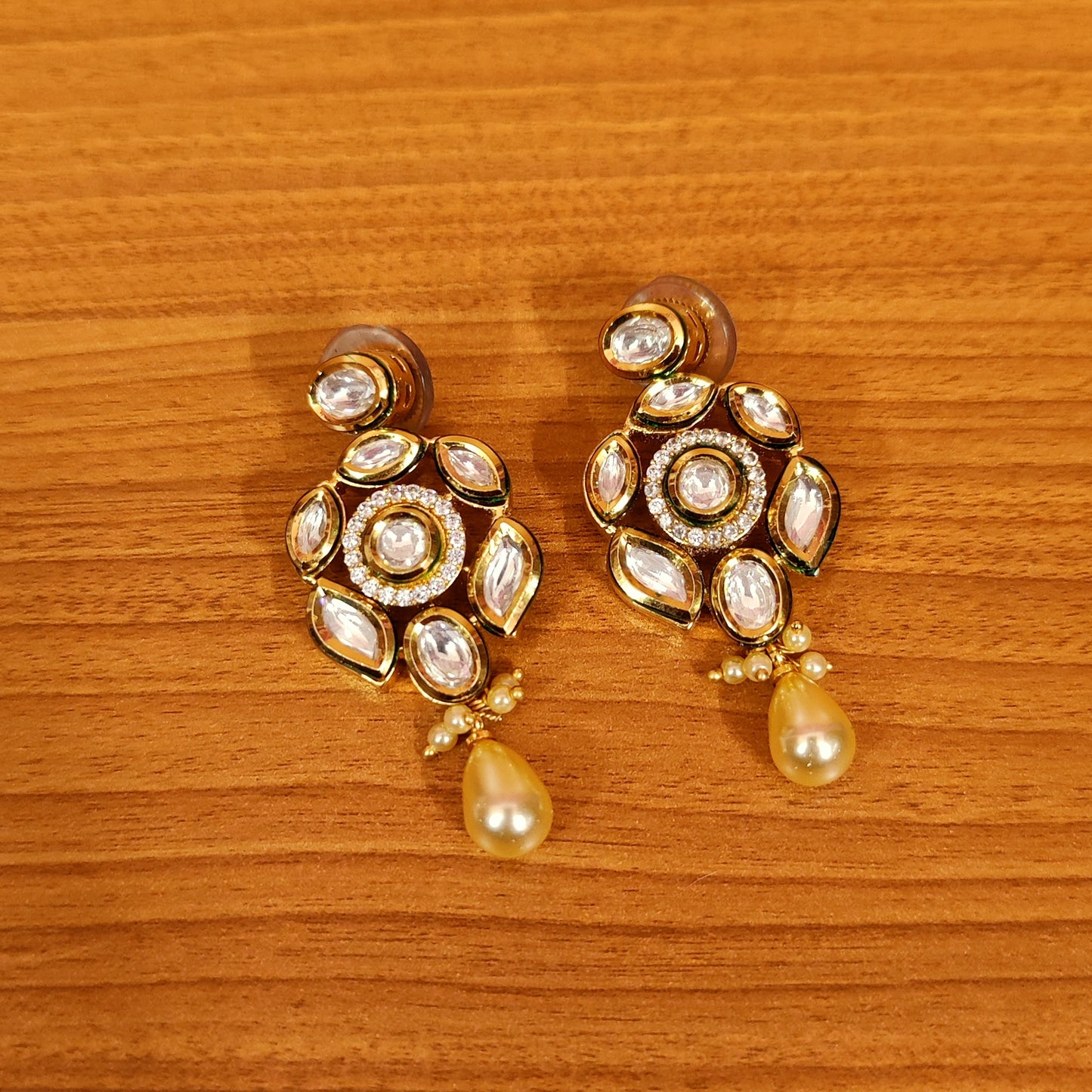 KUNDAN POLKI & PEARL PENDANT SET WITH MEENAKARI GOLD CHAIN