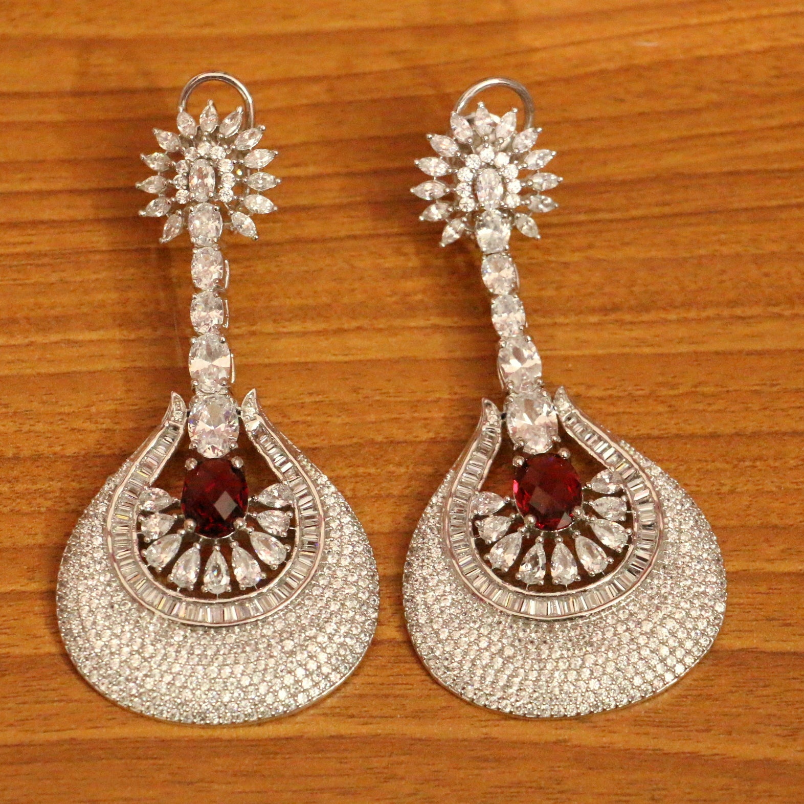 GOLD DIAMOND LOOK BLUE SAPPRIE DANGLERS