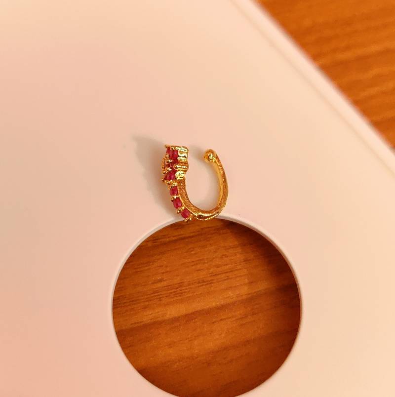 FLOWER LOOK RUBY PRESSABLE NOSE RING