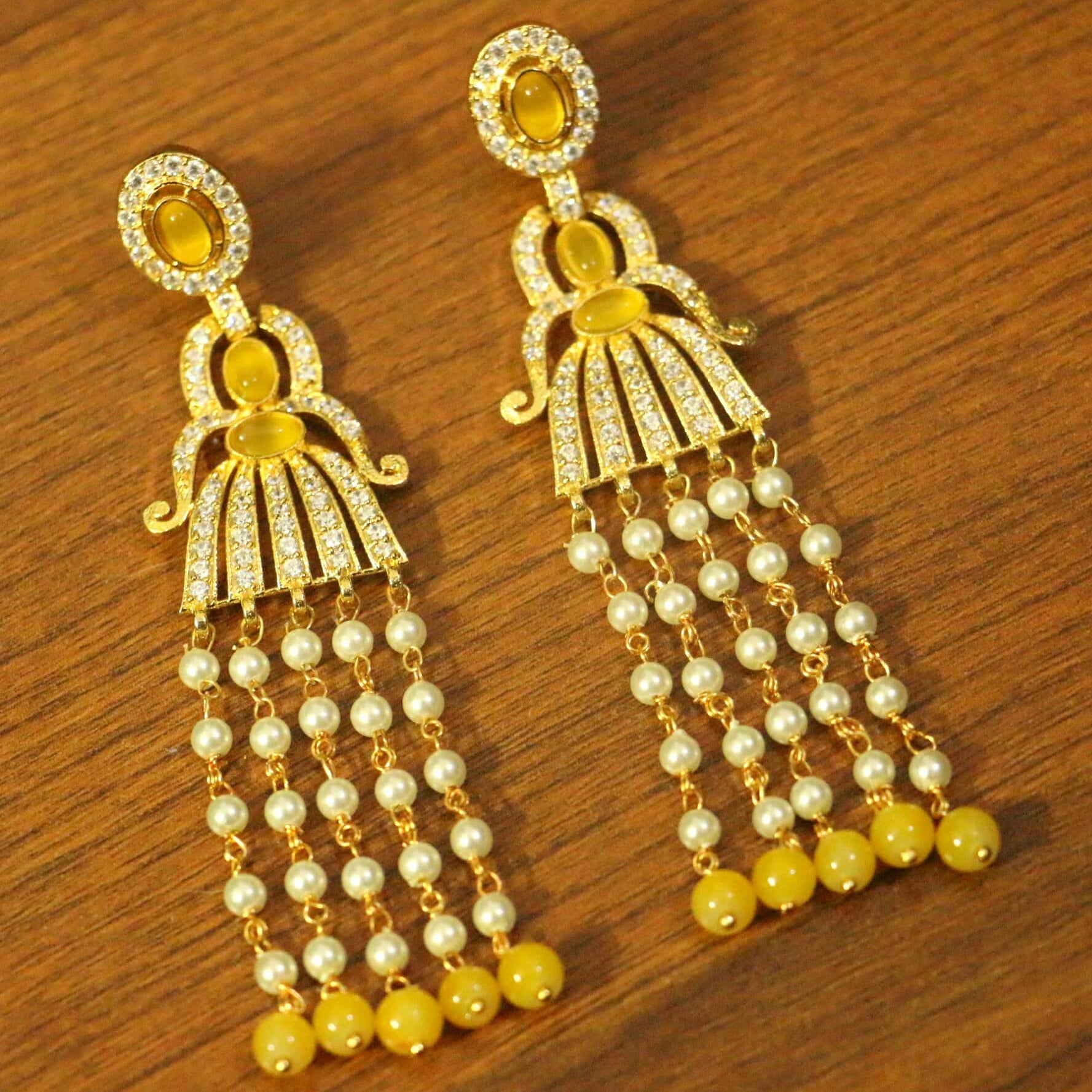 Yellow American Diamonds Onyx Yellow Gold Danglers Drops
