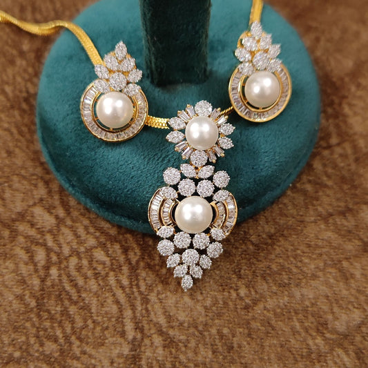 DIAMOND & PEARL GOLD PLATED PENDANT SET