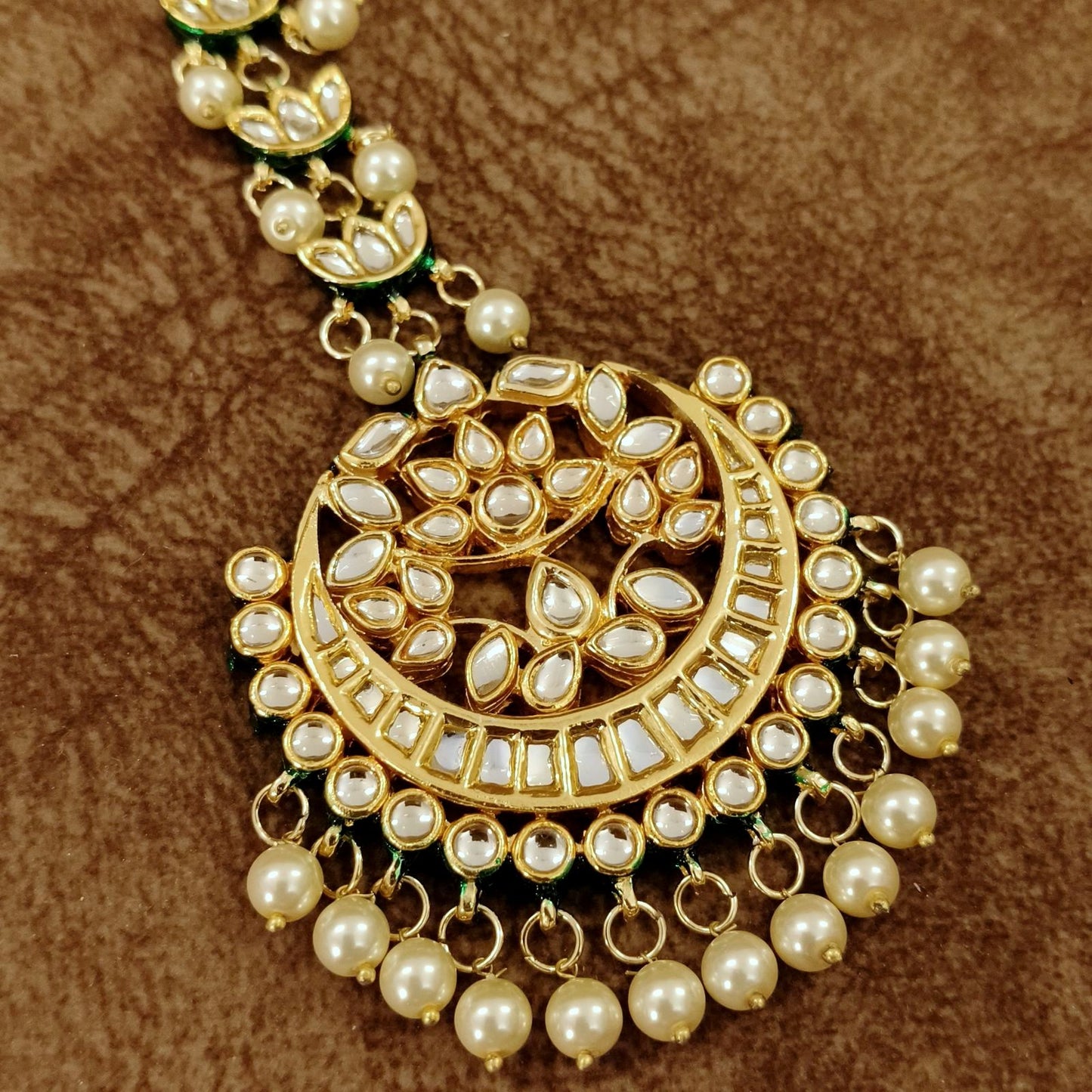 Kundan Pearl Chand Maang Tikka – Traditional Bridal Crescent Head Jewelry