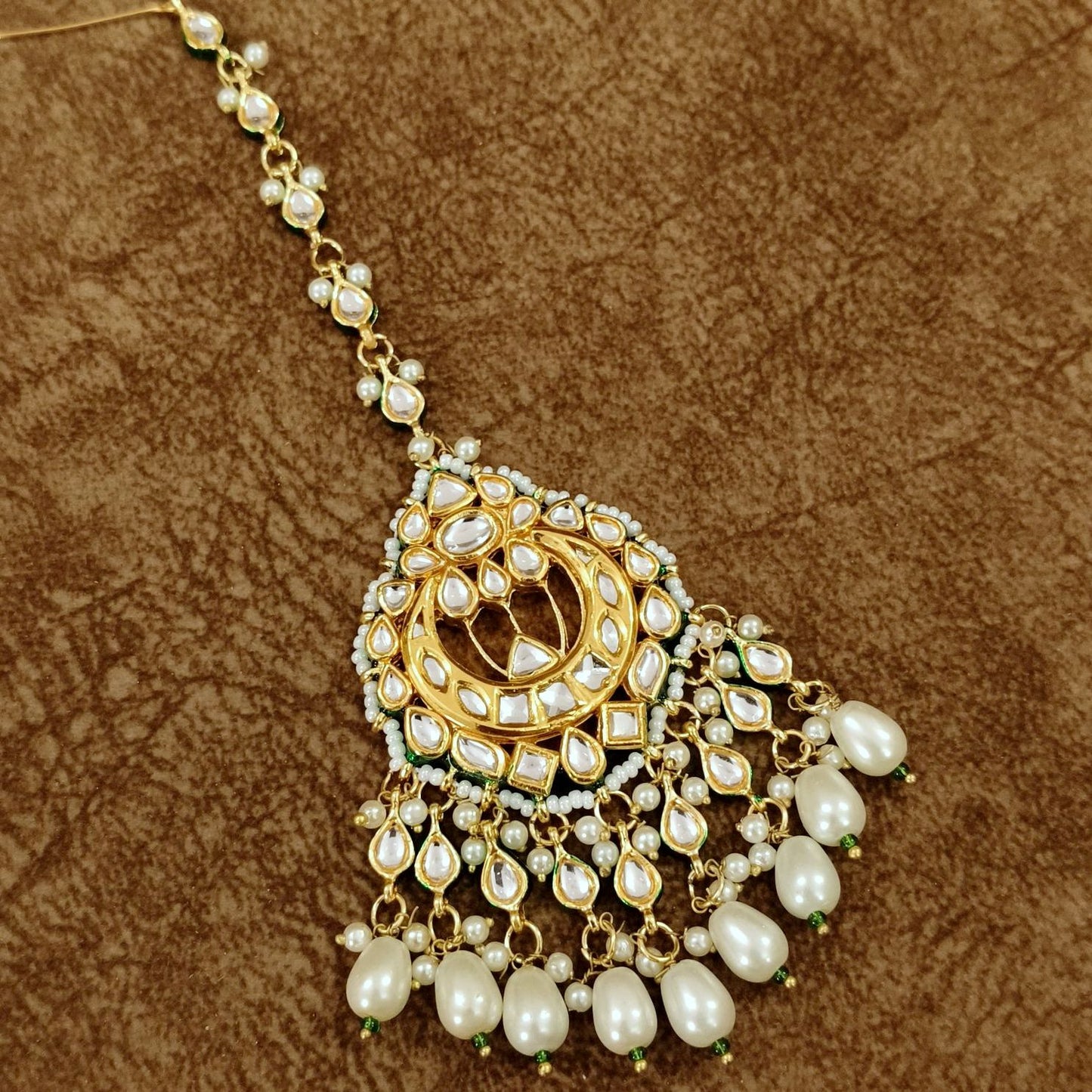 Kundan Pearl Chand Maang Tikka – Bridal Crescent Head Jewelry with Pearl Drops
