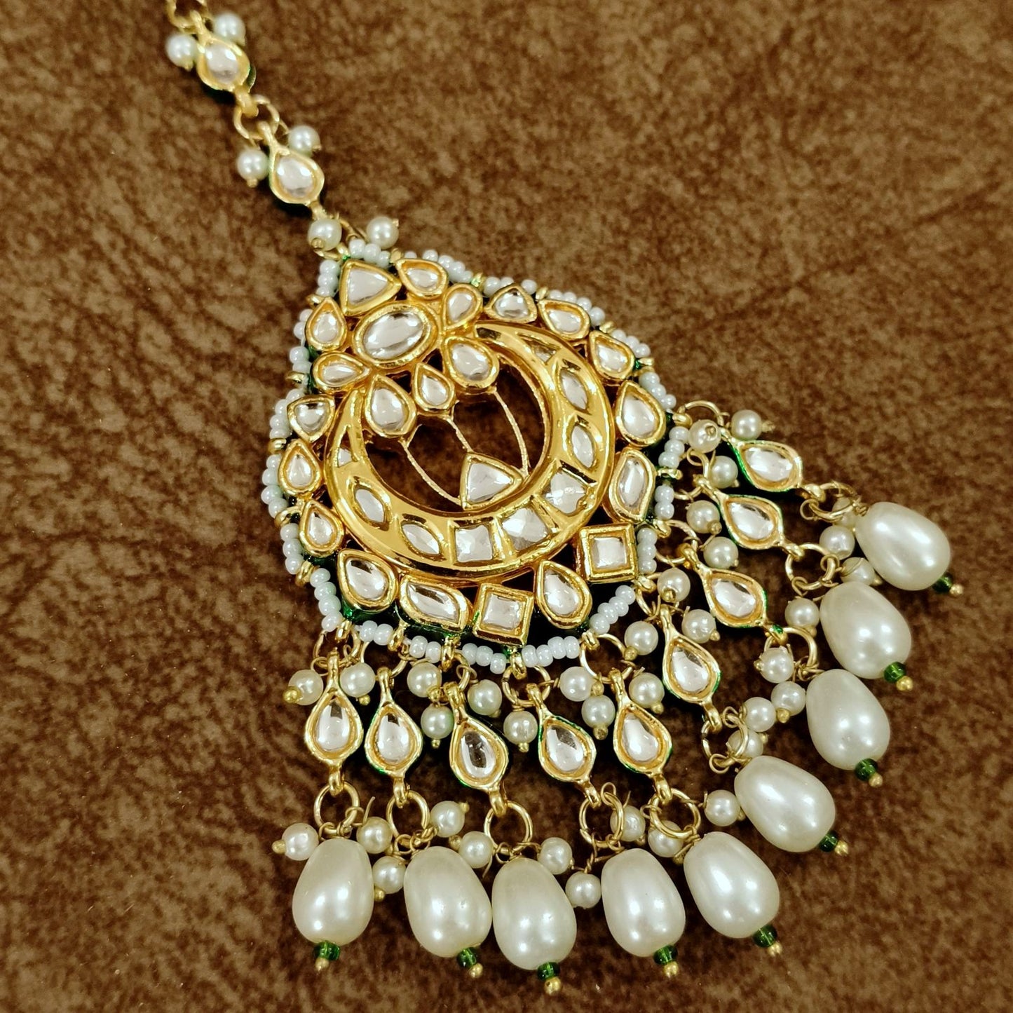Kundan Pearl Chand Maang Tikka – Bridal Crescent Head Jewelry with Pearl Drops