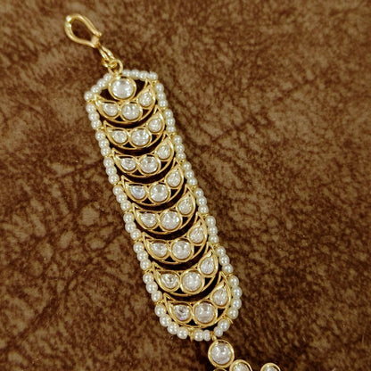 Kundan Pearl Chand Maang Tikka – Bridal Crescent Head Jewelry with Polki Design