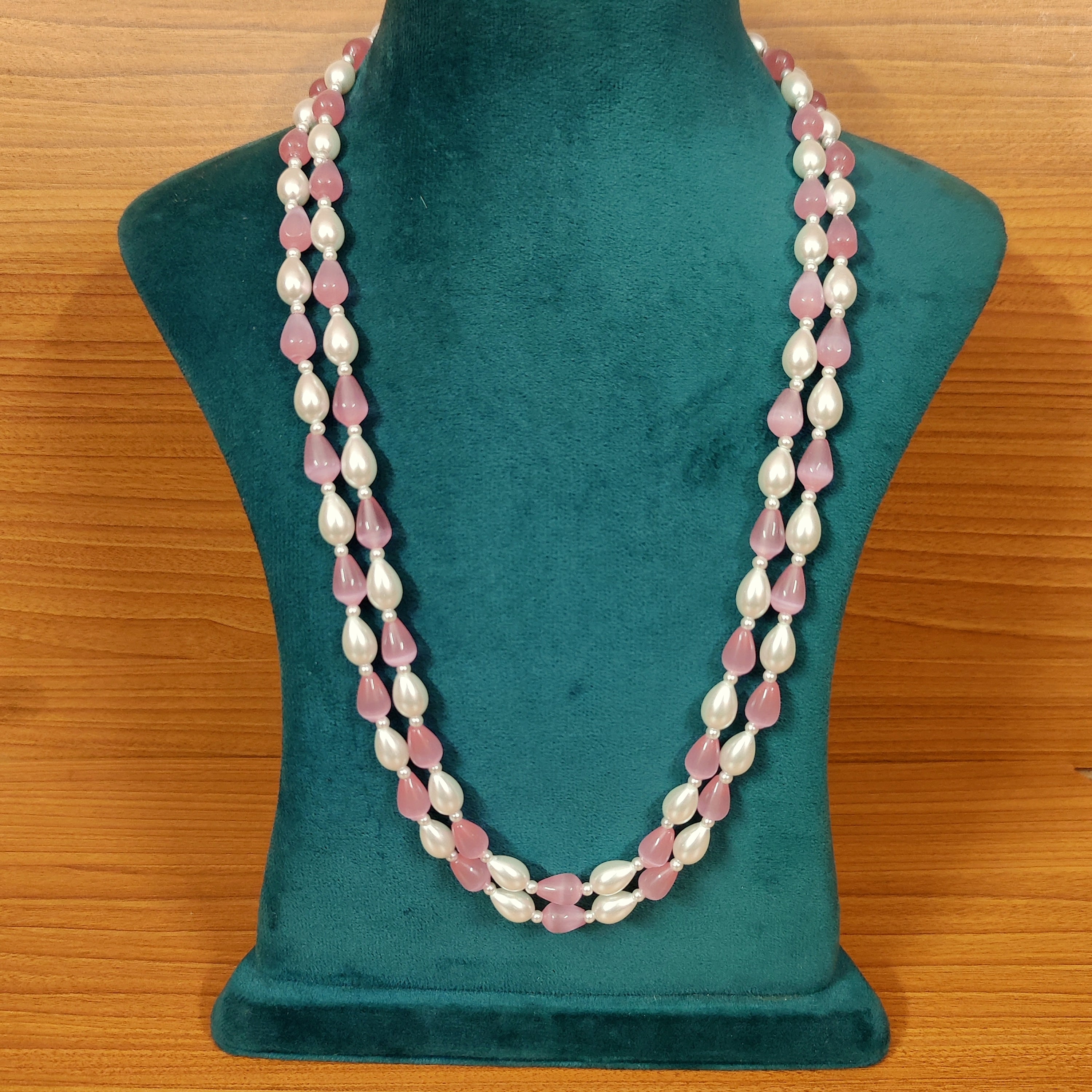 Metal Leaf Charm Pink Beaded Necklace – Myra Online