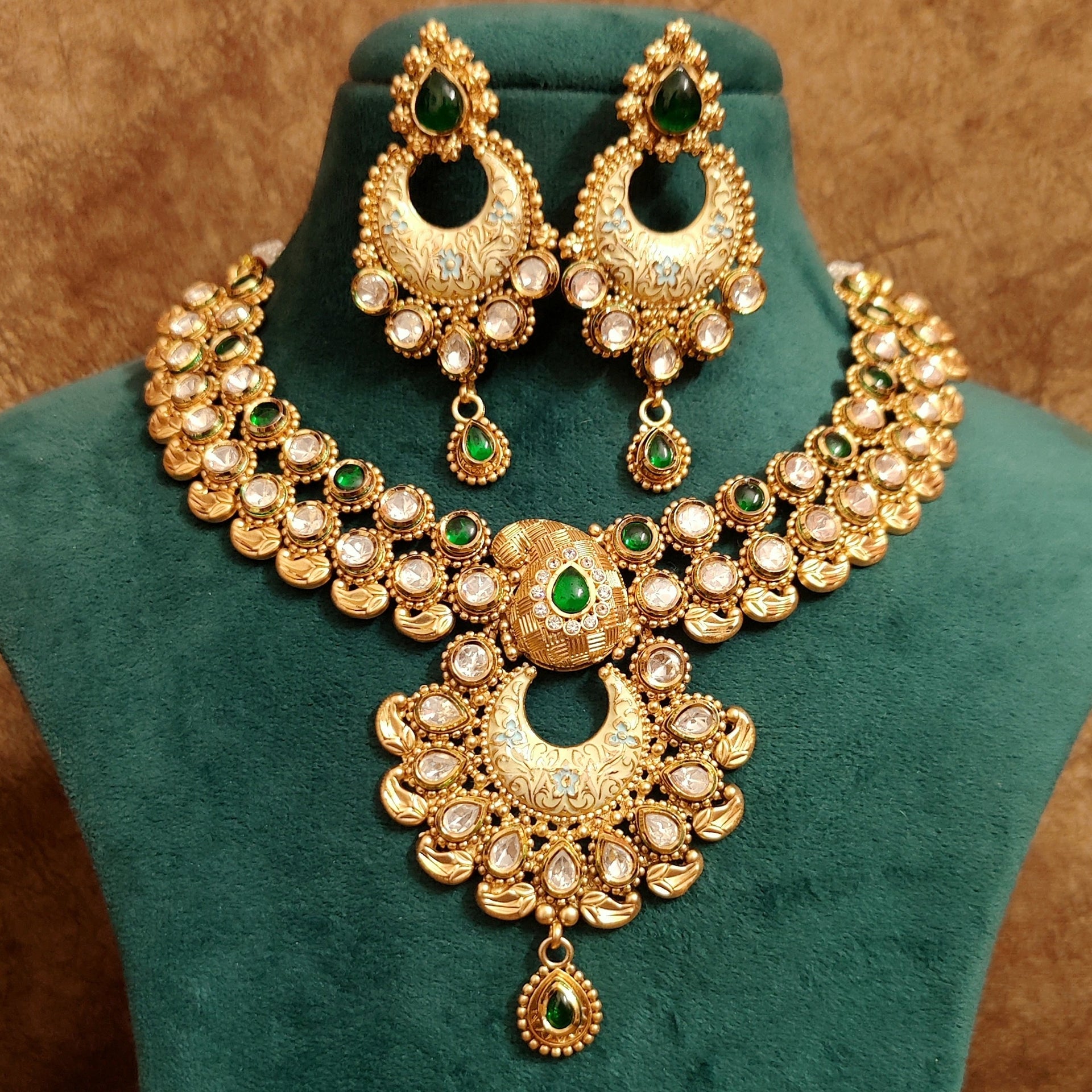 GREEN KUNDAN POLKI PAISLEY MEENAKARI NECKLACE SET – Sanvi Jewels