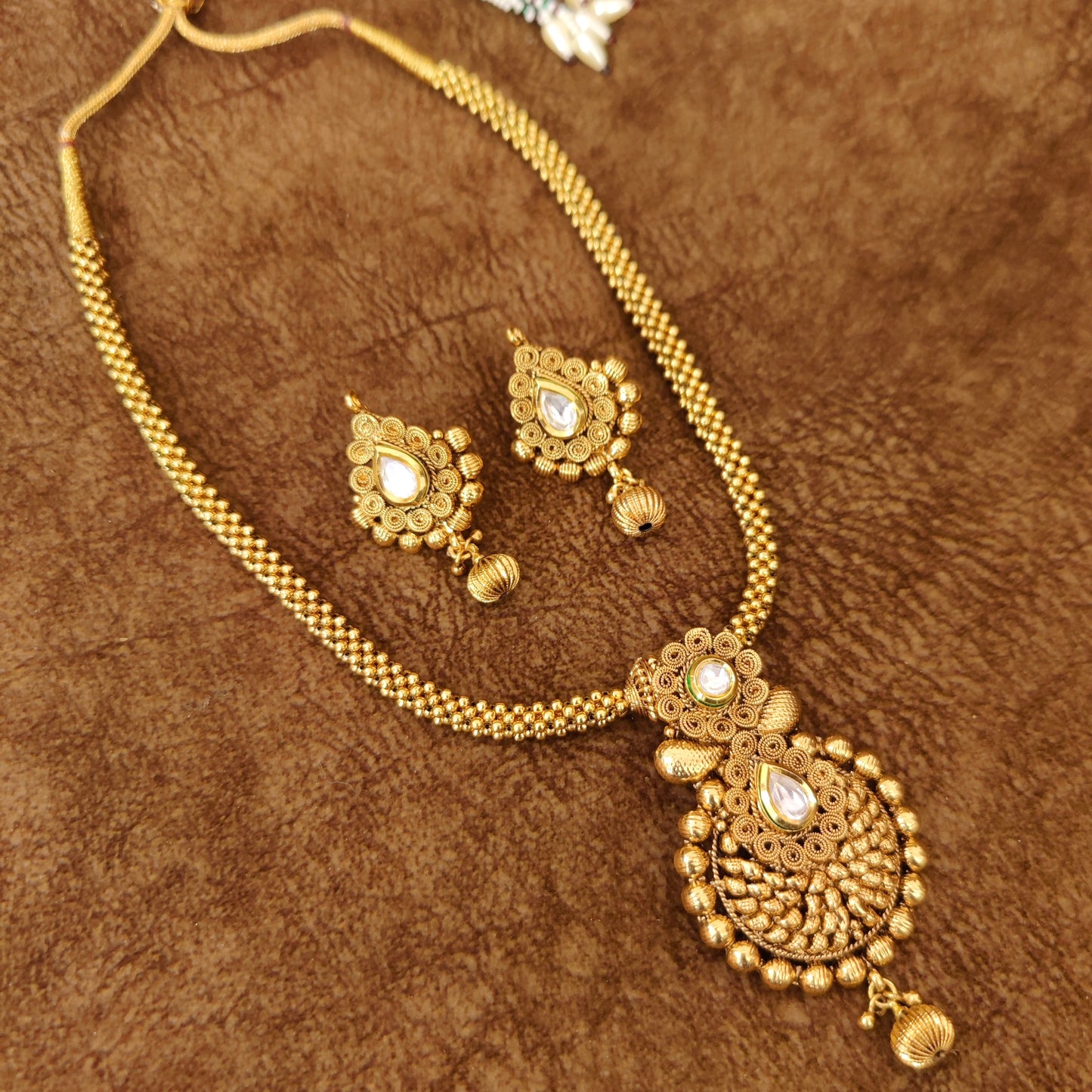 Gold look Kundan Polki Necklace set