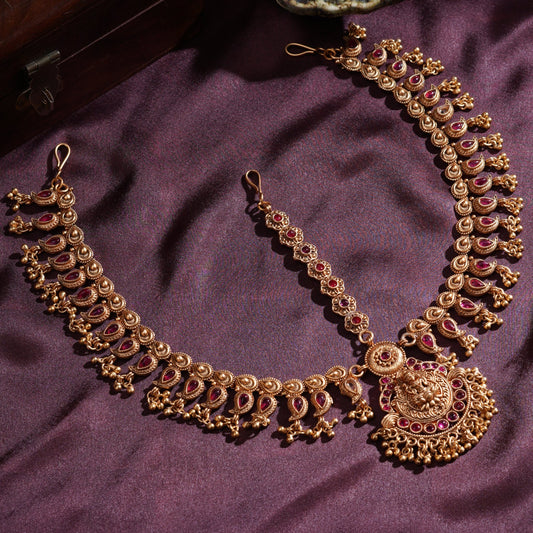 Gold Plated Paisley Pattern Temple Look Mathapatti