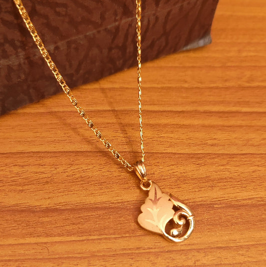 GOLD LOOK LEAF PATTERN PENDANT WITH CHAIN
