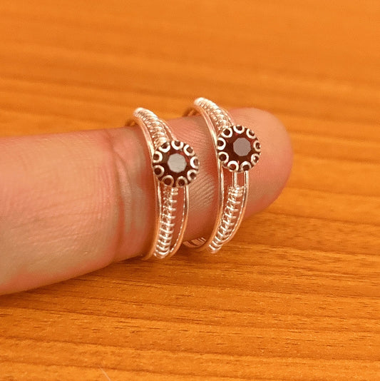 SILVER PLATED MAROON STONE ADJUSTABLE TOE RING