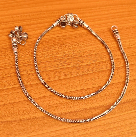 SILVER LOOKALIKE ROPE PATTERN ANKLETS