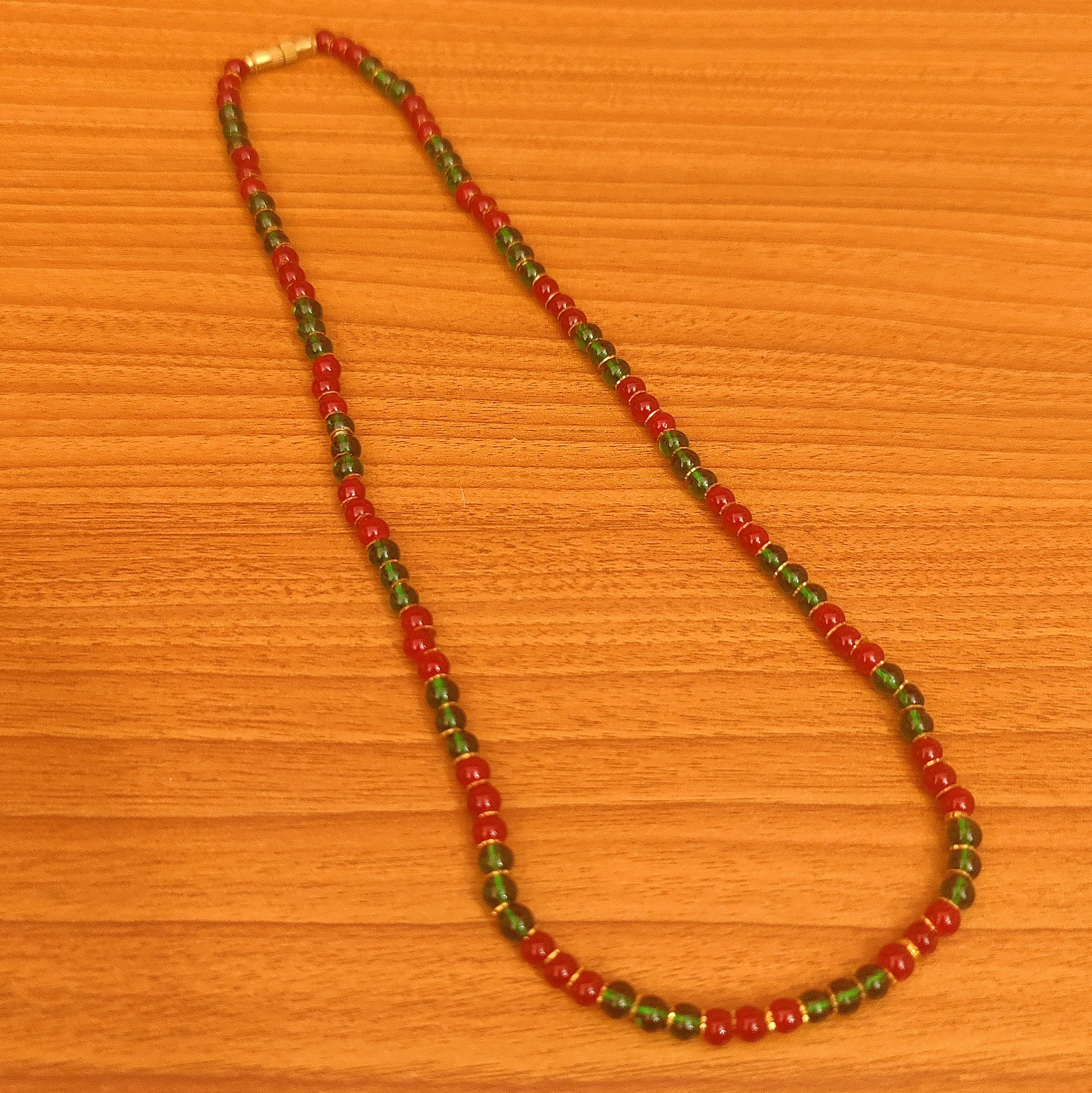 Glass bead necklace – hand-shaped beads, short | Green Heart Jewellery
