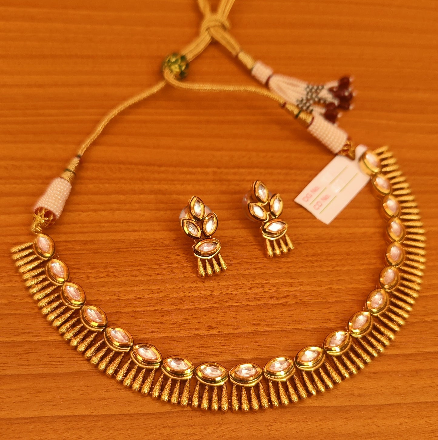 ANTIQUE LOOK MARQUESE SHAPE KUNDAN ETHNIC NECKLACE SET