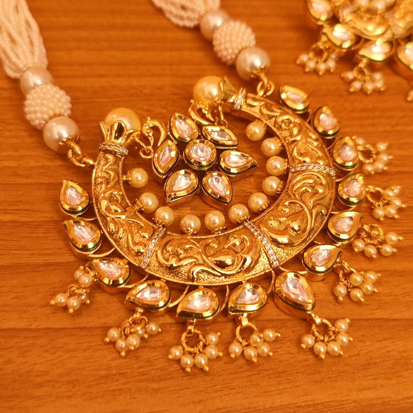 GOLD KUNDAN LOOK PEARL NECKLACE SET