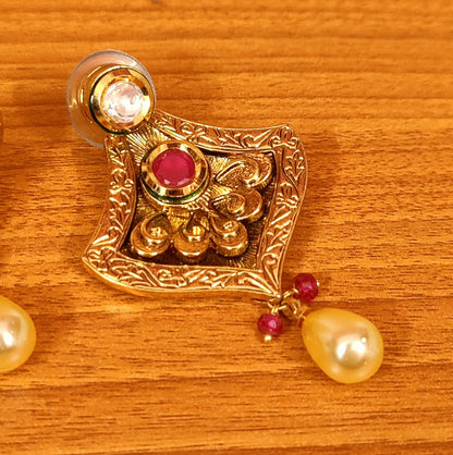 ANTIQUE GOLD LOOK RUBY & PEARL EARRINGS