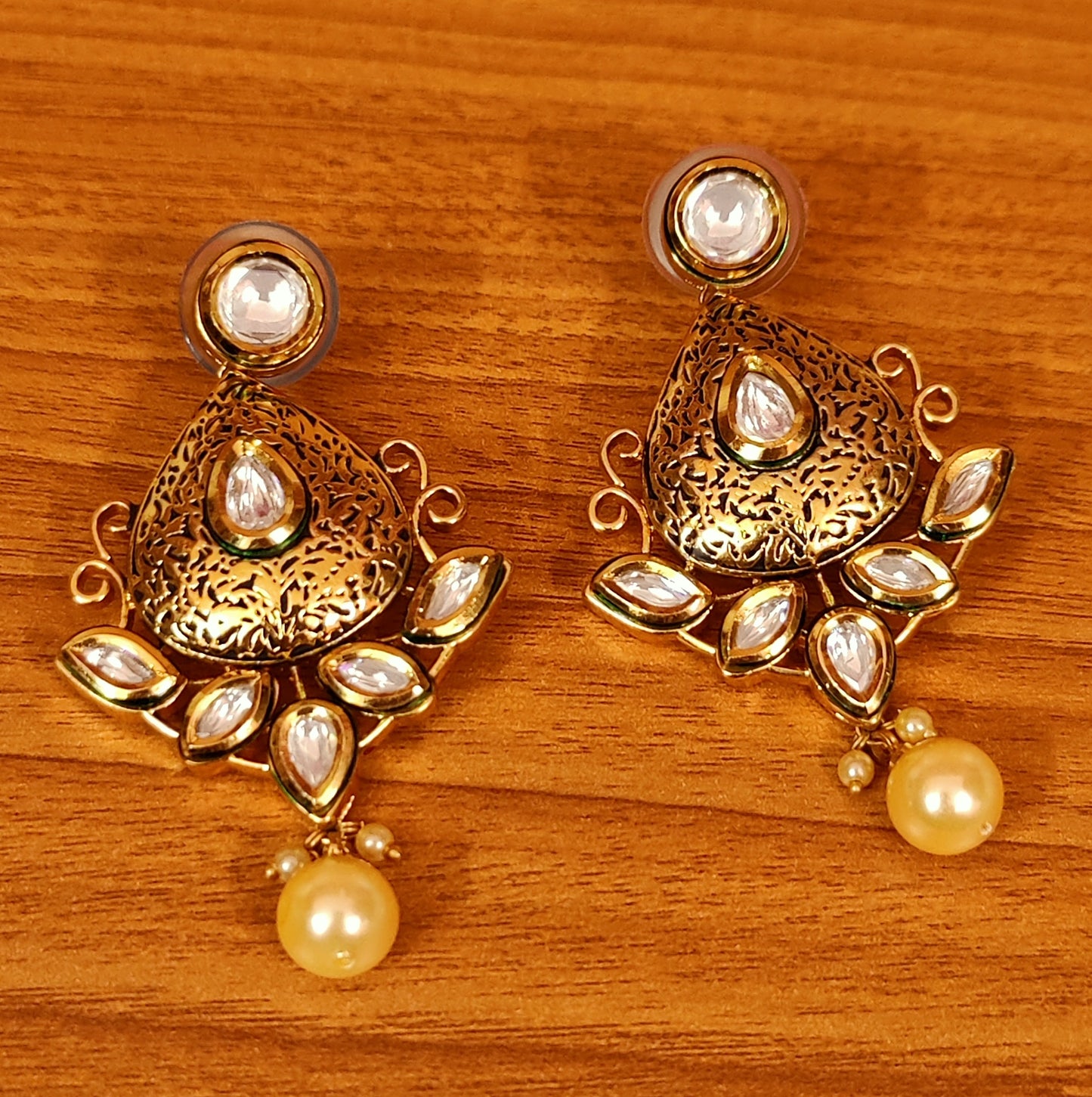 ANTIQUE KUNDAN POLKI GOLD LOOK EARRINGS