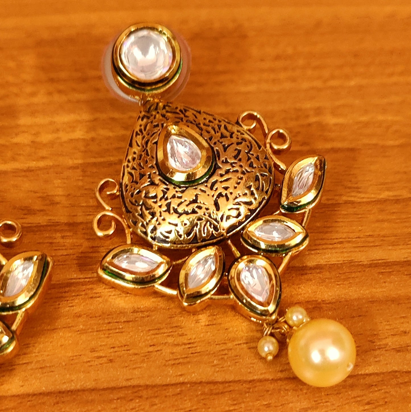 ANTIQUE KUNDAN POLKI GOLD LOOK EARRINGS