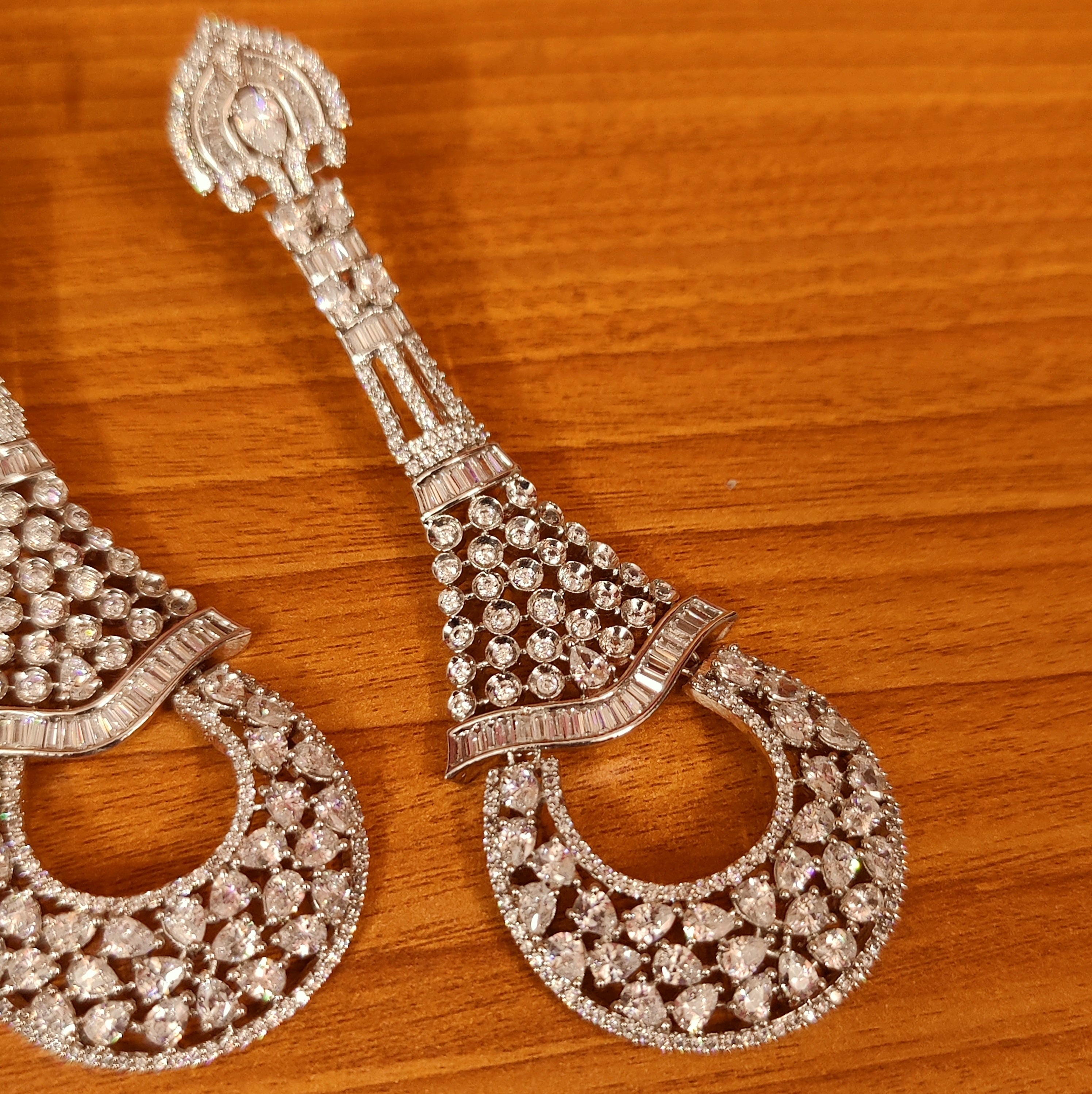 Naaz Diamond and Gold Indian Earrings – Timeless Indian Jewelry | Aurus