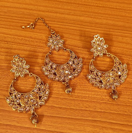 POLKI STUDDED ANTIQUE LOOK EARRINGS & TIKKA SET