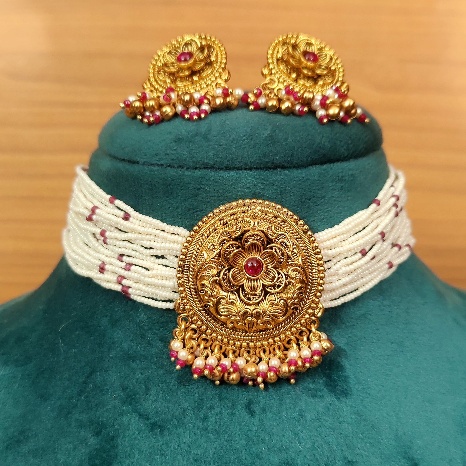 ANTIQUE GOLD PLATED RUBY KEMPU STONE PEARL CHOKER SET – Sanvi Jewels