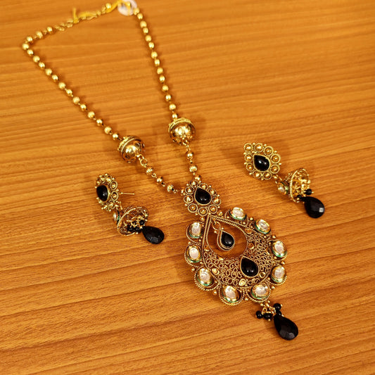 ANTIQUE GOLD PLATED BLACK STONES KUNDAN PENDANT SET