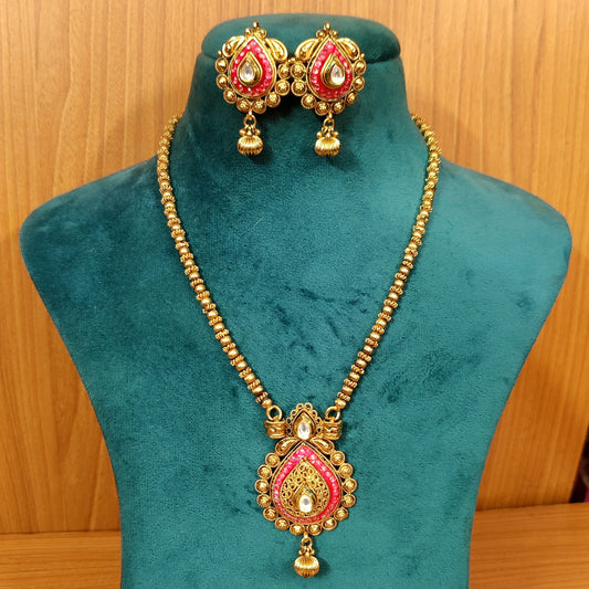 ANTIQUE GOLD PLATED KUNDAN LOOK PENDANT SET