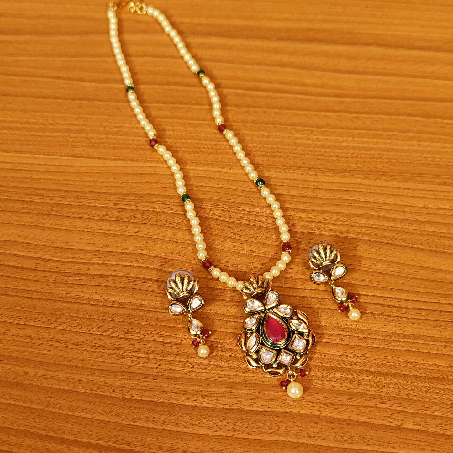 ANTIQUE GOLD LOOK KUNDAN POLKI RUBY PENDANT SET