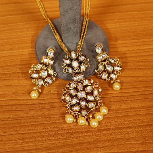 UNCUT KUNDAN POLKI & MEENAKARI DESIGNER PENDANT SET