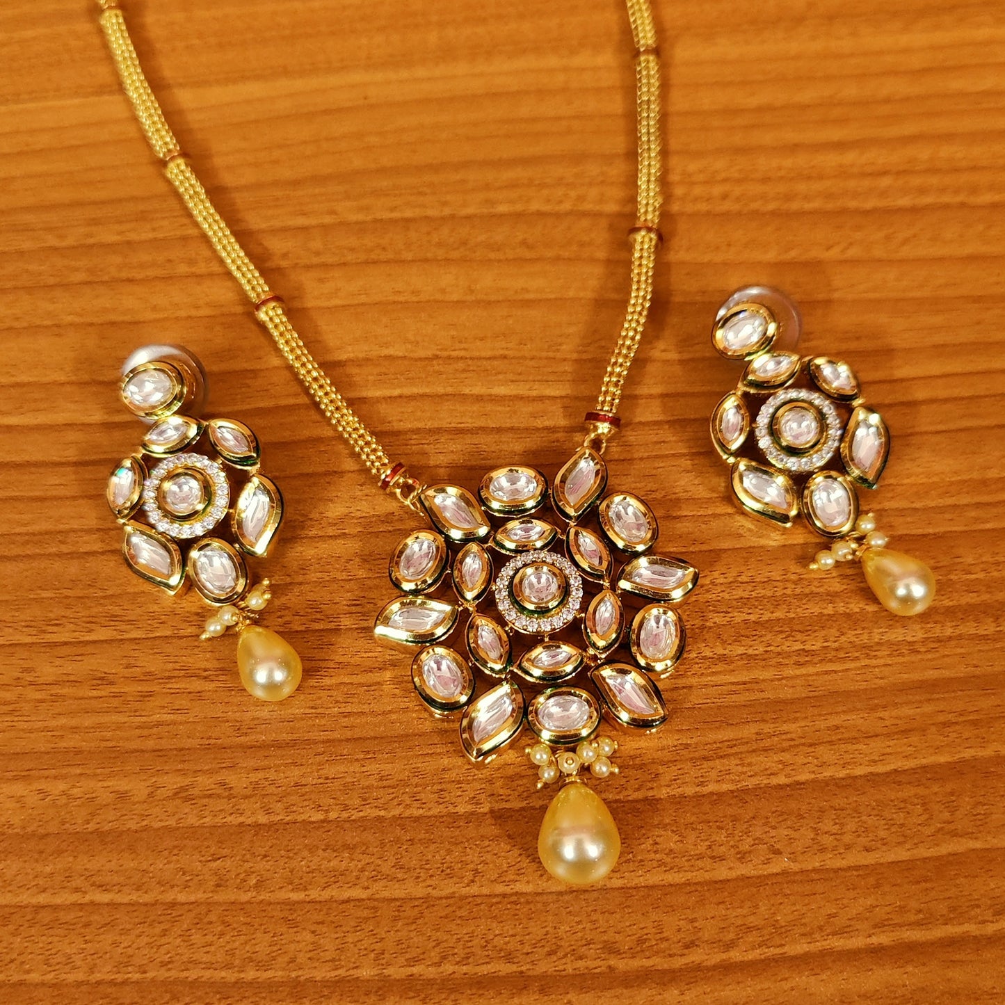 KUNDAN POLKI & PEARL PENDANT SET WITH MEENAKARI GOLD CHAIN