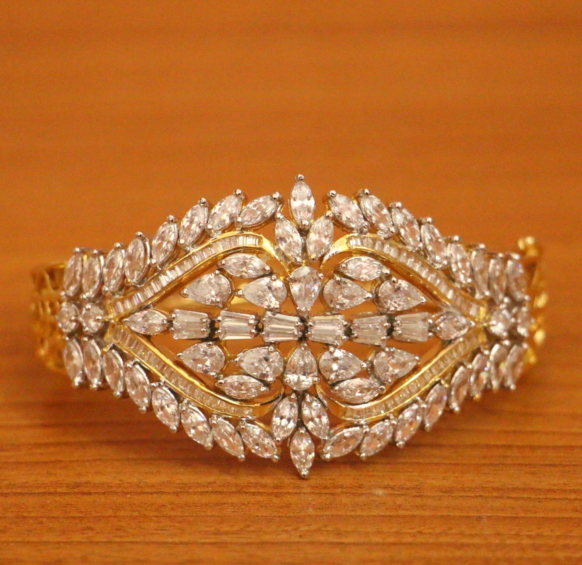 Buy Festive special diamond bracelet in 14k & 18k gold – Radiant Bay