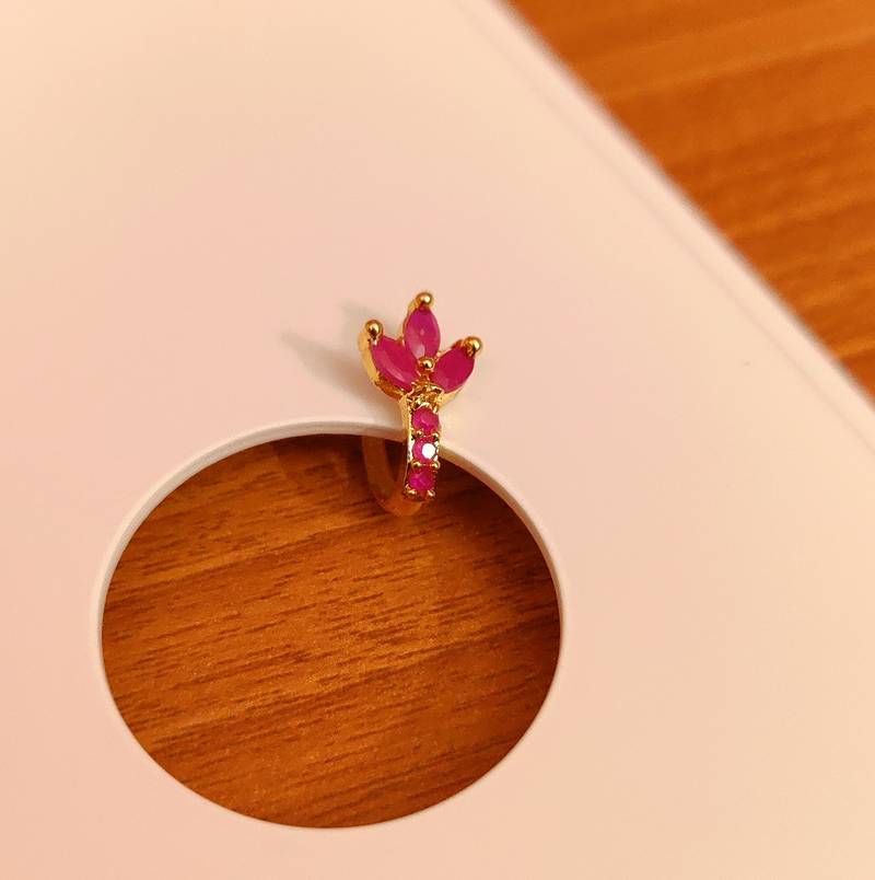 RUBY GOLD PLATED PRESSABLE NOSE RING
