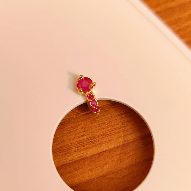 RUBY SINGLE STONE PRESSABLE NOSE RING
