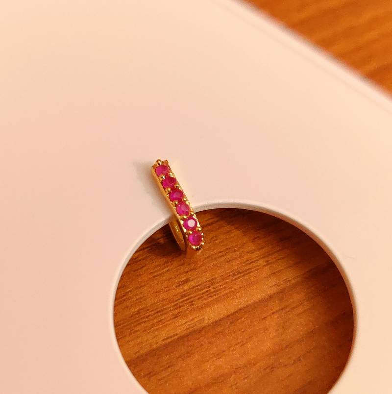 RUBY SINGLE LINE GOLD PLATED PRESSABLE NOSE RIING