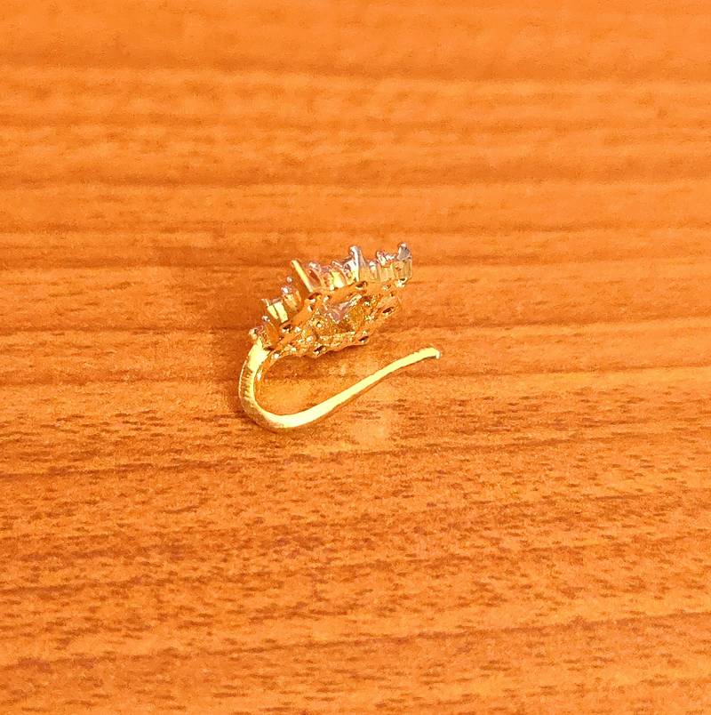 CZ STUDDED SQUARE SHAPPED PRESSABLE NOSE RING