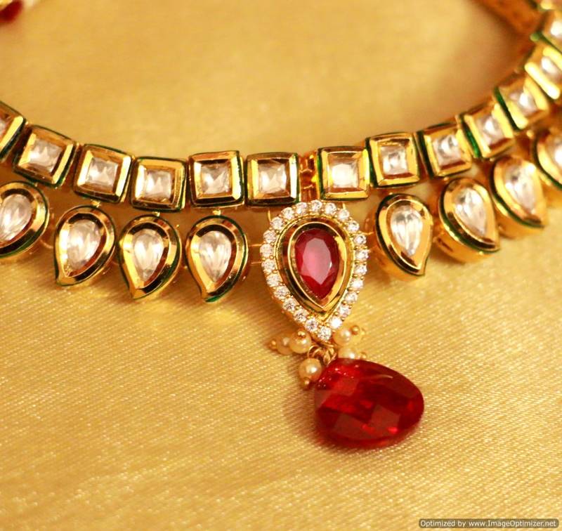 Buy Sparkling Polki Diamond Stud Earrings at Best Price | Tanishq UAE