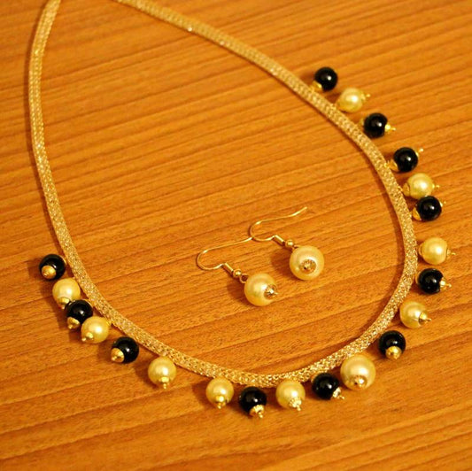 Zircon Studded Black Beads and Pearl Necklace Set