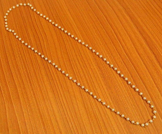 White pearl necklaces
