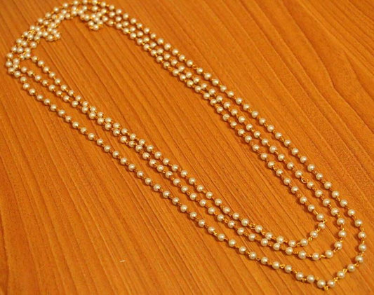 White pearl necklaces