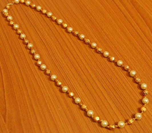 White pearl necklaces