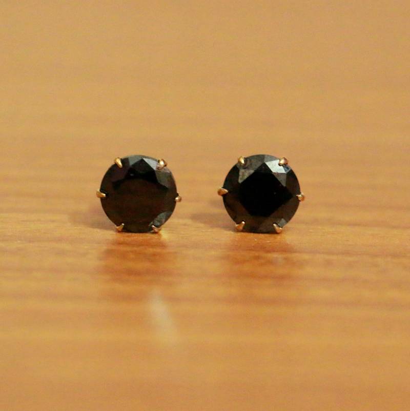 Single Diamond Screwback Stud Earring – Graham's Jewelry Spot