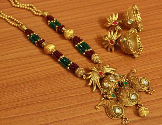 Matt Finish Kundan Look Multicolour Necklace Set