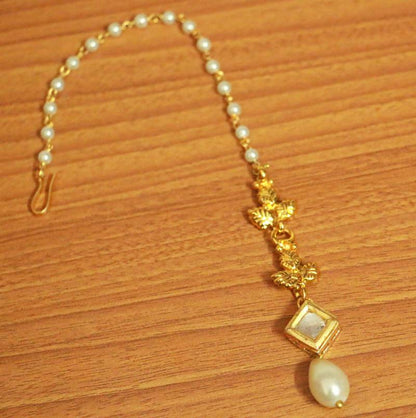 GOLD PLATED KUNDAN LOOK PEARL SMALL MAANG TIKKA